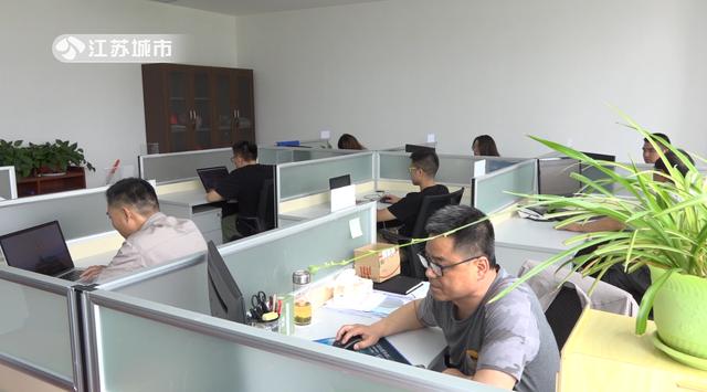圣通电力新能源自助研发新市路灯，堪称“黑科技”