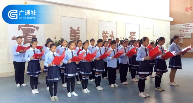 武原中学校长钟战华：适应未来，创建一个未来学校