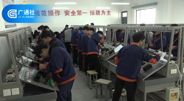 职业教育展播，走进兰溪技工