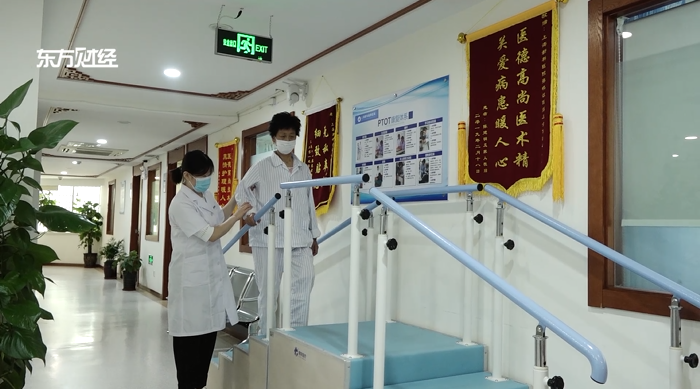 上海新科脑康医院“崇尚医德，大爱为民”，为病人提供无微不至的关怀