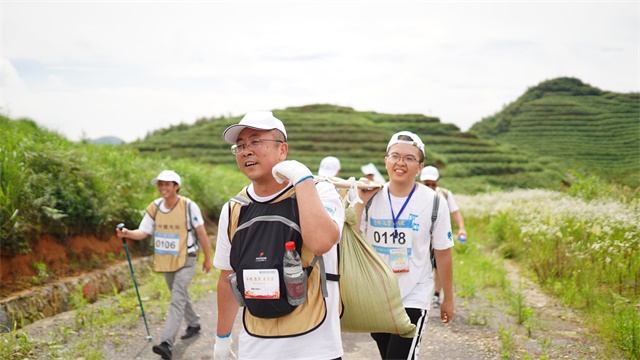 建筑业的“拓荒牛” ——记中建四局五公司现任党委书记、董事长石连君(图3)