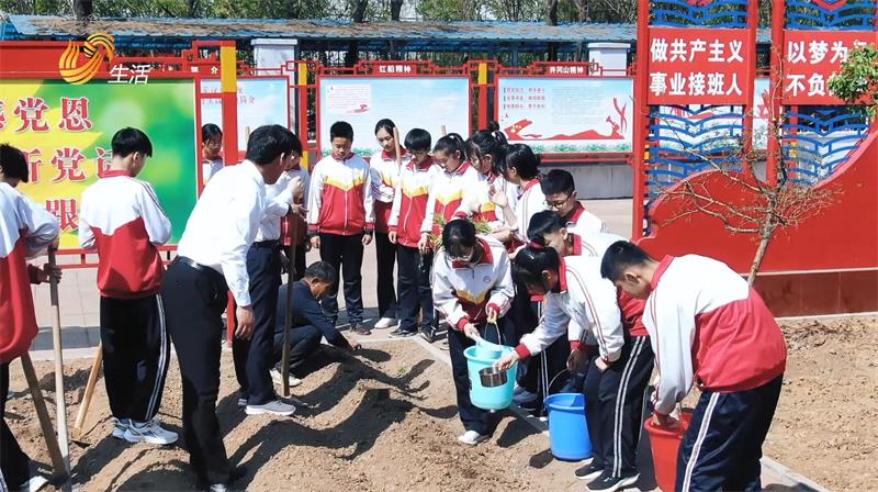 济南市莱芜汶水学校开设党建情景教育实践基地，促进师生全面健康发展(图3)
