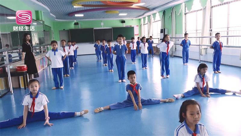 深圳坪山外国语学校坚持“健康第一”的指导思想，谱写校园体育新篇章(图2)