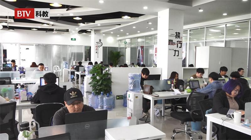 犀学教育始终秉承“以人为本，科技促学”的教育理念(图4)