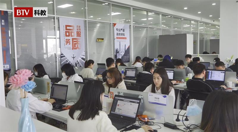 犀学教育始终秉承“以人为本，科技促学”的教育理念(图5)