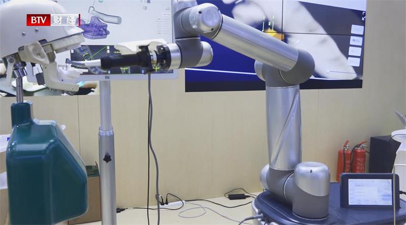 雅客智慧（北京）科技有限公司携自主式种植牙机器人亮相第二十六届北京国际口腔展(图2)