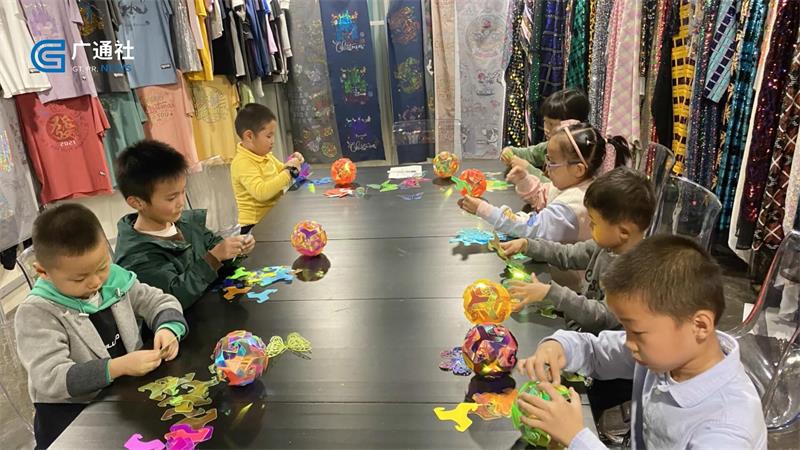 飞豹新材料关注时尚，开发珠片闪耀魅力(图7)