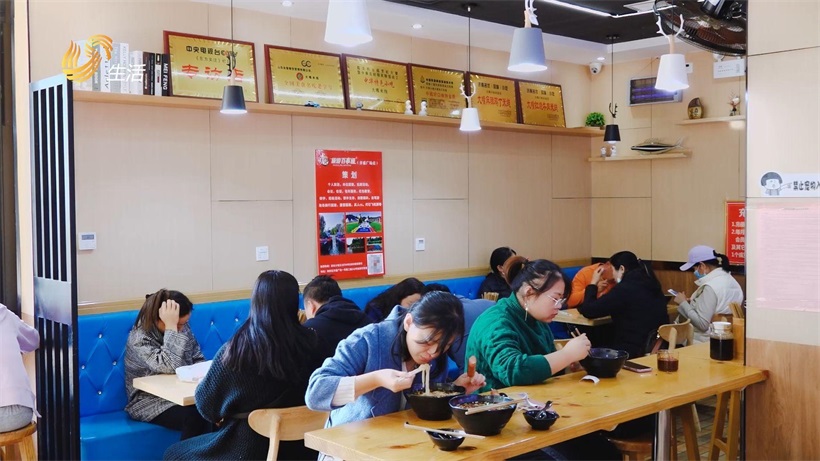 走进大嘴米线，品尝舌尖上的美食(图5)
