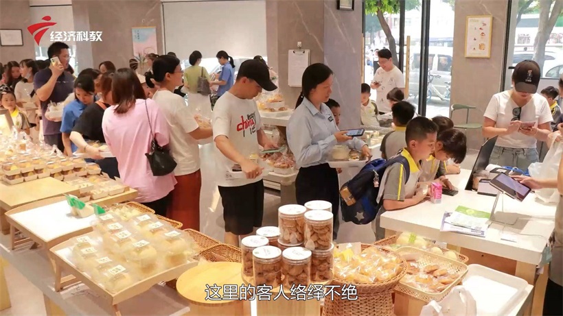 东莞市高埗每日菠萝蛋糕店带给大家每天新鲜现烤的面包(图8)