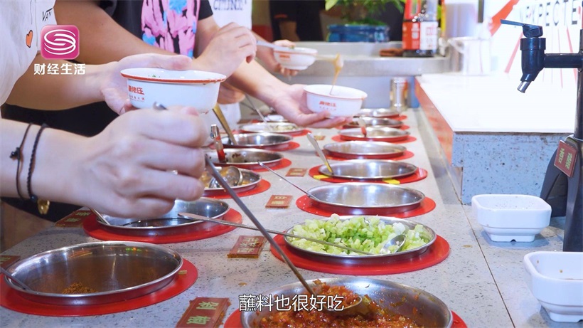 高佬庄美蛙鱼火锅凭借新鲜食材和肉质鲜美吸引众多食客打卡(图7)