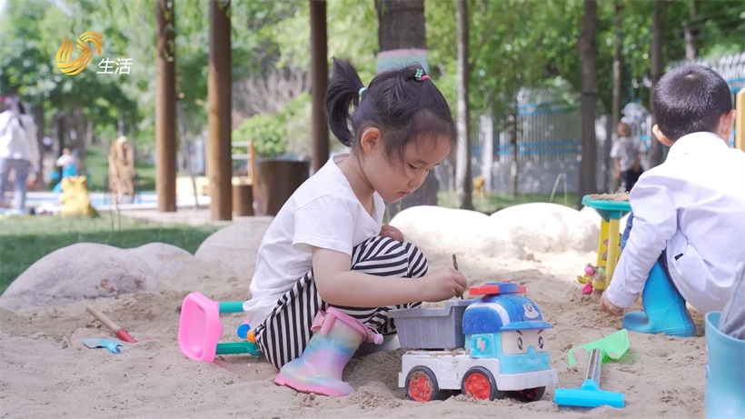 立足游戏，科学保教：东营市广饶县实验幼儿园打造幼儿成长乐园(图3)