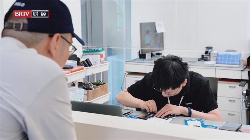 华为“春日礼遇”领航——门店以专业服务重塑智能终端服务范式(图3)